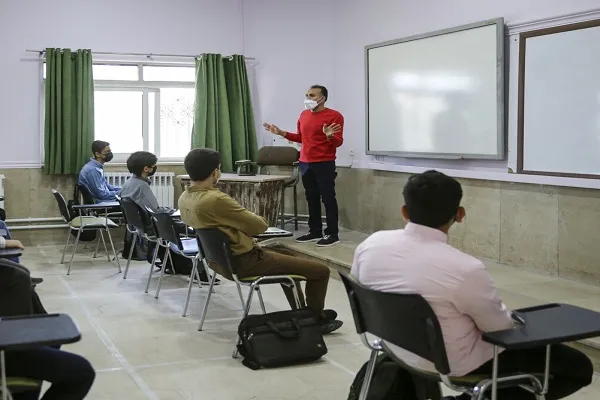 فردا مدارس با دو ساعت تاخیر باز می‌شود