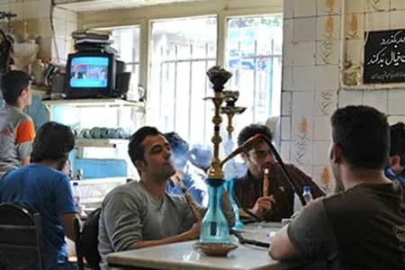 تجمع ۵۰ نفری ۲ قهوه‌خانه را بست / متصدیان دستگیر شدند