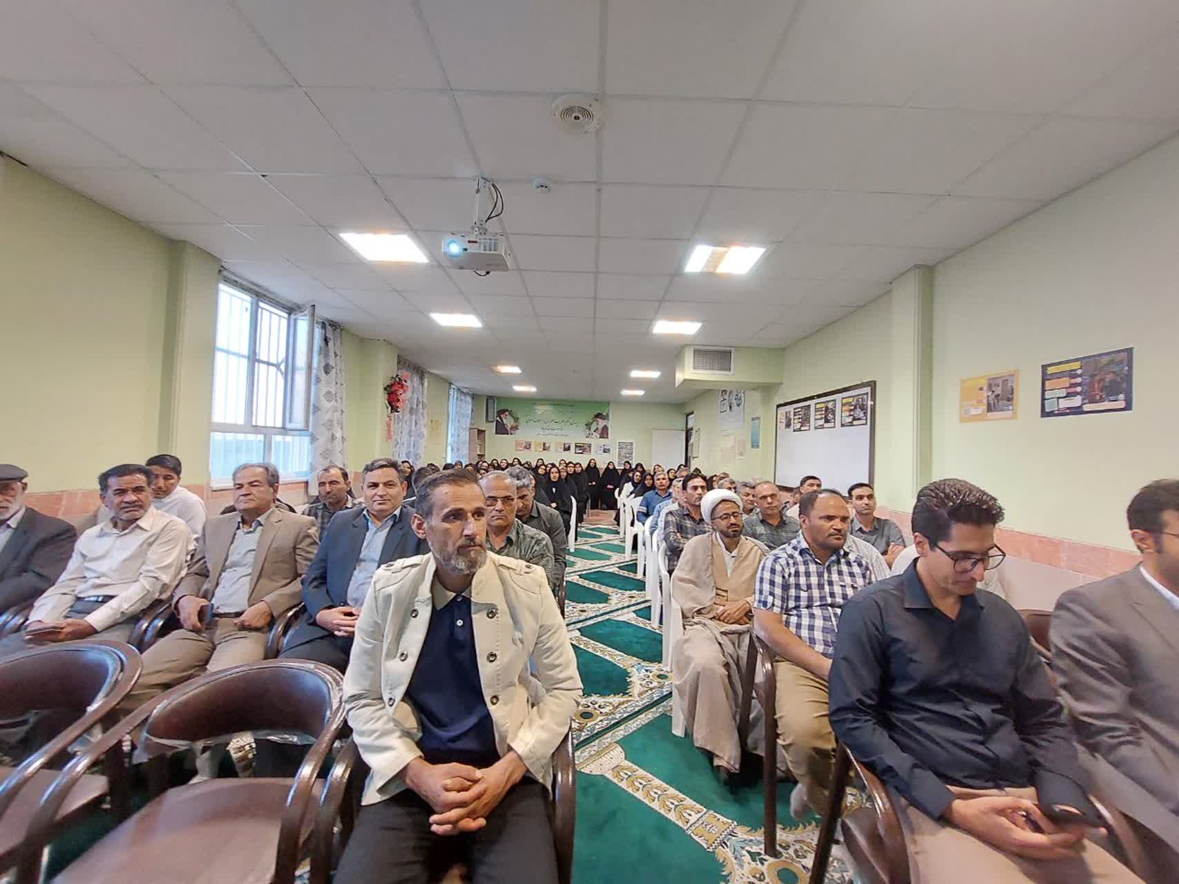 هم‌افزایی خانه و مدرسه؛ کلید طلایی پیشرفت تحصیلی در بجستان