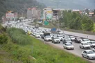 ترافیک سنگین در محورهای شمالی | بارش باران و برف در جاده‌های ۲۵ استان