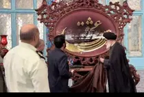 تابلویی متبرک به نام بقیةالله (عج) و مزین به اشعار رهبر شهید انقلاب