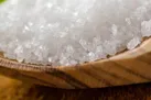 مصرف مستقیم نمک دریا و سنگ نمک چه بلایی سرتان می آورد