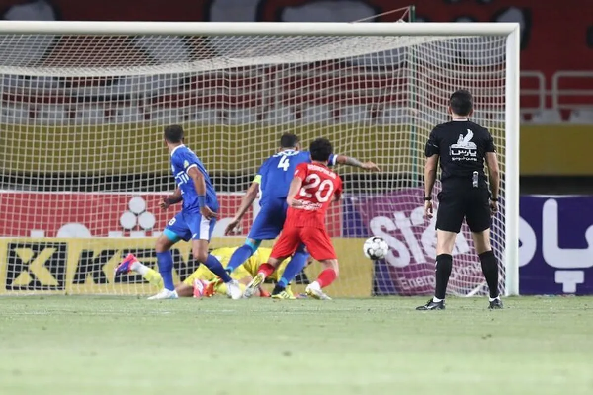 تساوی استقلال و تراکتور | آبی‌ ها جای پرسپولیس را گرفتند