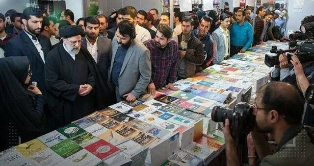 بازدید رییس‌ جمهور از نمایشگاه کتاب
