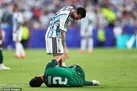 داور کارت قرمز به نابغه آرژانتینی نداد / پارتی بازی برای مسی؟!