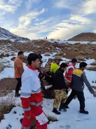 زنده پیدا شدن چوپان مفقودی در کوه های شهرستان بهاباد پس از ساعت‌ها جست‌وجوی بی‌وفقه‌