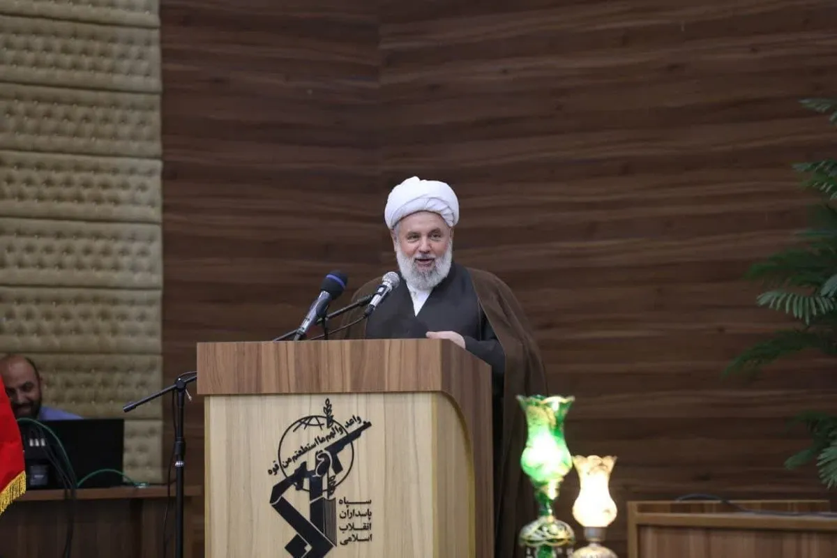 مساجد باید به پایگاه‌های انس با قرآن تبدیل شود