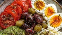 طرز تهیه بشقاب پروتئینی مدیترانه‌ای؛ یک وعده سالم، مقوی و خوشمزه