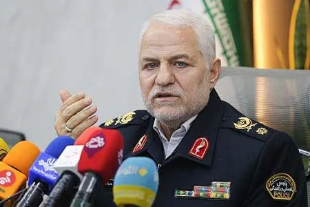 خودروی اوکراینی زیر تانک له شد اما راننده سالم ماند