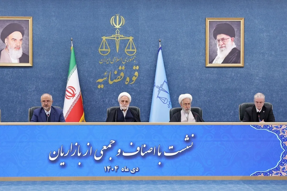 یکی از اولویت‌های اصلی کشور، حمایت از تولید و فعالیت سالم اقتصادی است