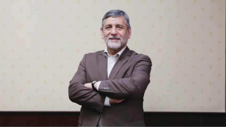 ۲ خرداد را مثل هولوکاست چماق کرده بودند