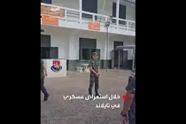 ببینید | خواب ایستاده سرباز!