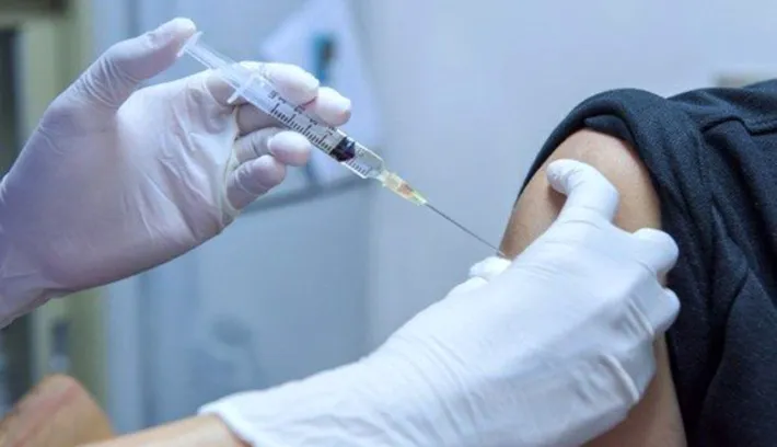 مجموع واکسن های کووید تزریق شده در شهرستان حاجی‌آباد از مرز 120هزار دوز گذشت
