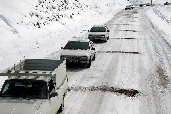 بارش برف و باران در برخی از محورهای کشور