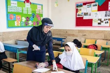 مدارس تا پایان آبان ماه بصورت حضوری بازگشایی می‌شوند