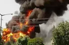 حریق گسترده در نزدیکی پمپ بنزین بزرگراه آزادگان