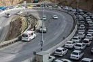 انسداد 16 جاده به دلیل کاهش ایمنی و شرایط جوی / تردد پرحجم خودرو در محور تهران-فشم