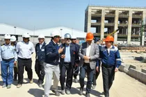 بازدید معاون برنامه‌ریزی گروه گسترش نفت و گاز پارسیان از طرح‌های توسعه‌ای پتروشیمی تبریز