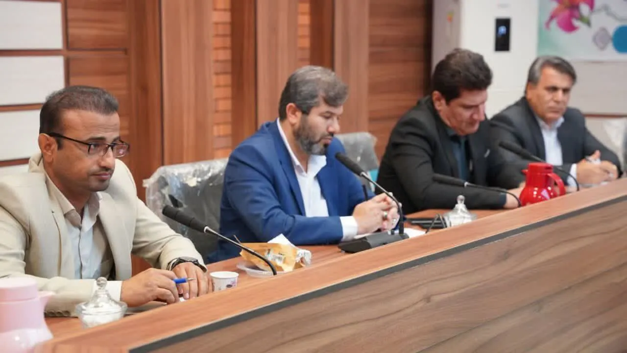 اولین جلسه شهردار برازجان با  مدیران و پرسنل