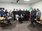بازدید مدیر شبکه رادیویی فرهنگ از پشت صحنه برنامه آشتی‌کنان
