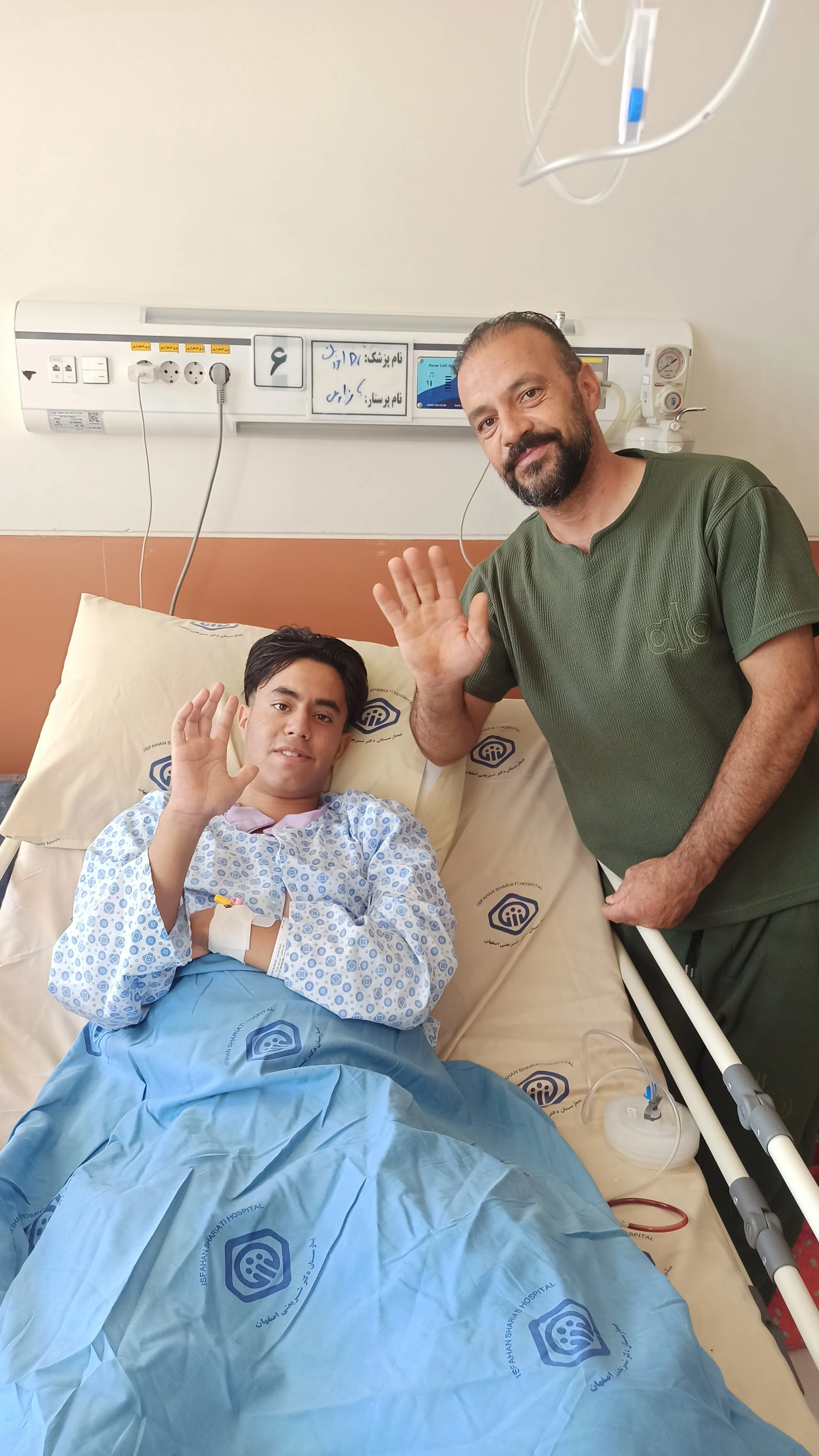 نجات پای جوان ۱۸ ساله از قطع عضو در بیمارستان دکتر شریعتی اصفهان