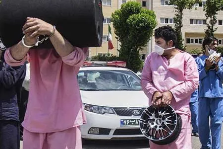 دستبند پلیس بر دستان ۲۱۹ سارق و زورگیر / کشف ۱۱۵ دستگاه خودرو و موتورسیکلت مسروقه در یک ماه