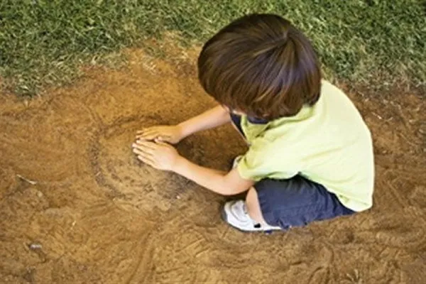 خاک‌بازی کودکان چه فوایدی دارد؟