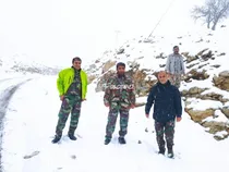 دستگیری قاچاقچیان چوب و زغال در دل کولاک و باران استان