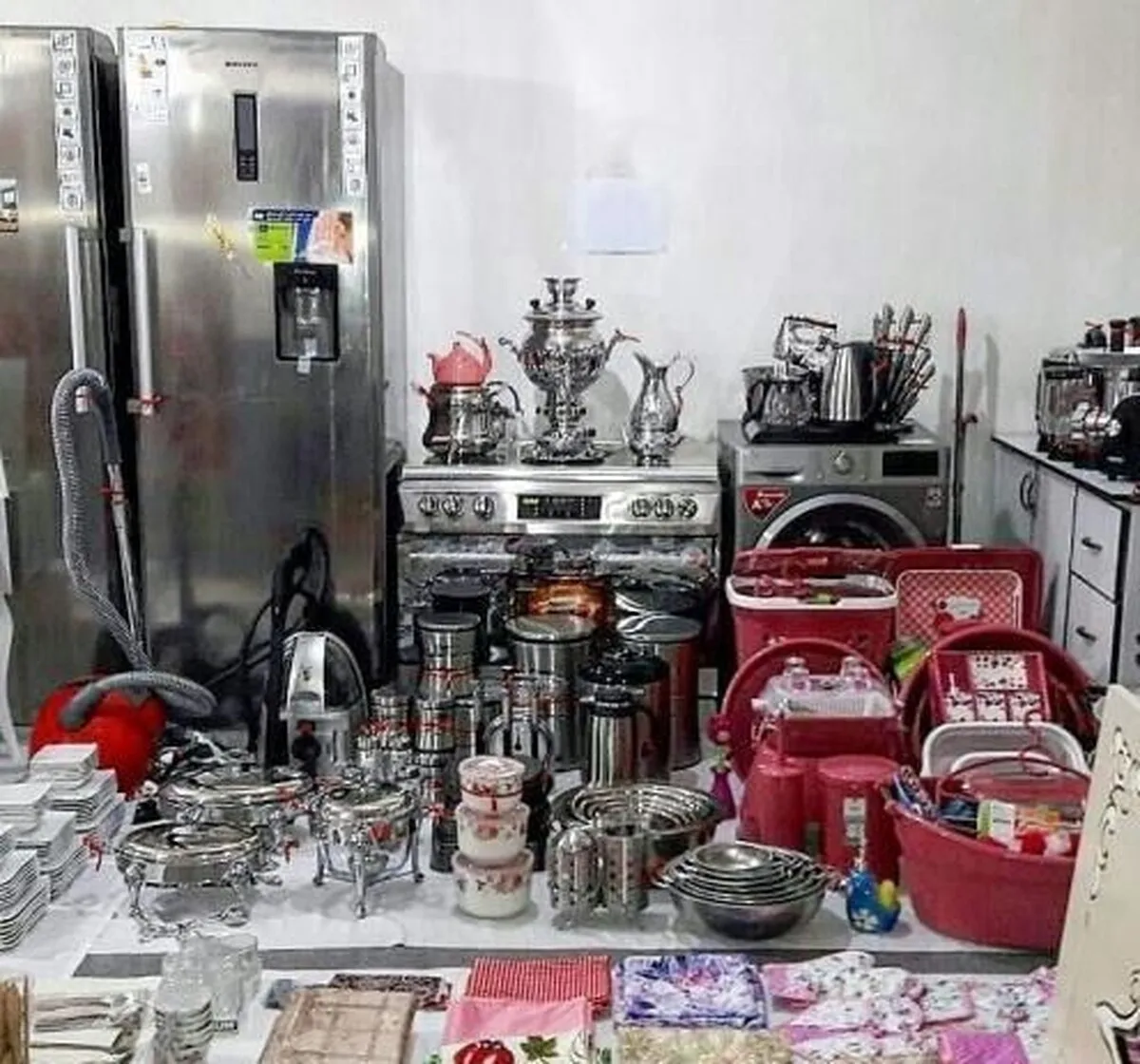 اهدای ۵۷۱ سری جهیزیه به نوعروسان قمی توسط کمیته امداد