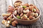 رنگ پریدگی و خستگی از علائم کمبود آهن است