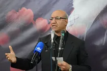 رهبر شهید انقلاب، کشور را از گردنه‌های پرخطر به سلامت عبور داد