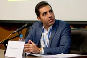 کاهش درد بدون مصرف طولانی‌مدت دارو؛ باتری نخاعی چگونه عمل می‌کند؟