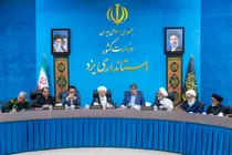 تأکید امام جمعه یزد بر مقابله با جنگ نرم و ضرورت وضع قوانین اجرایی در حوزه حجاب و فضای مجازی