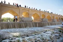 امید در نصف جهان جاری شد