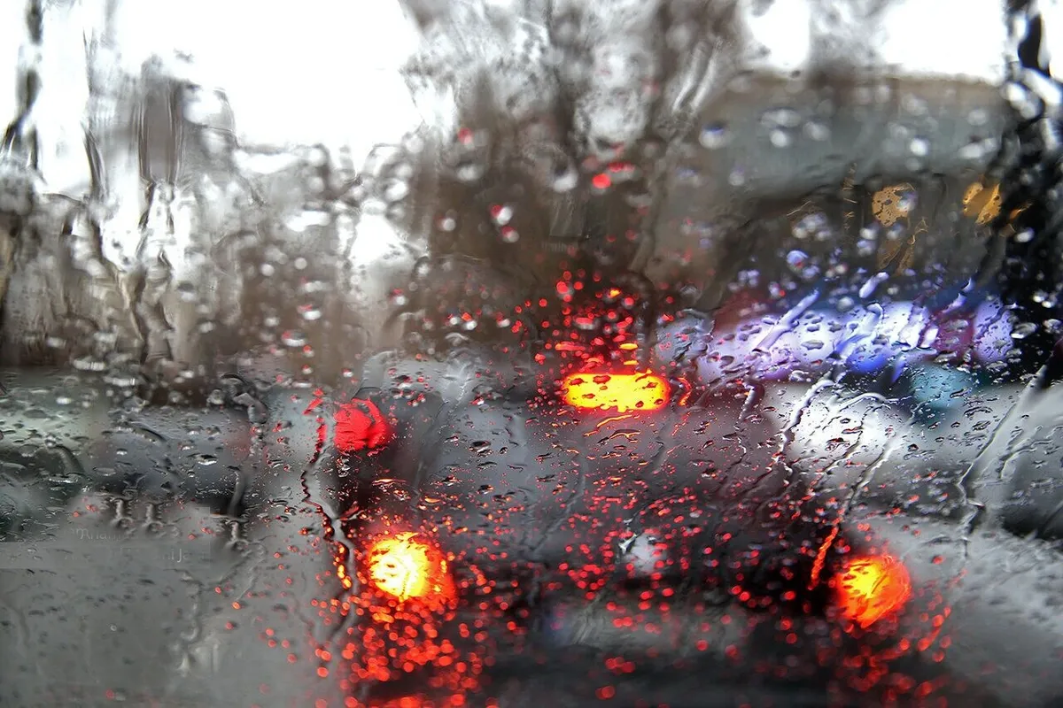 بارش باران و وزش باد شدید در ایران