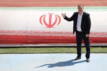 مطمئنم با حمایت مردم به جام جهانی قطر صعود می‌کنیم