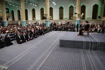 ملت ایران با وحدت کمر فتنه را شکست همه باهم برای ایران عزیز