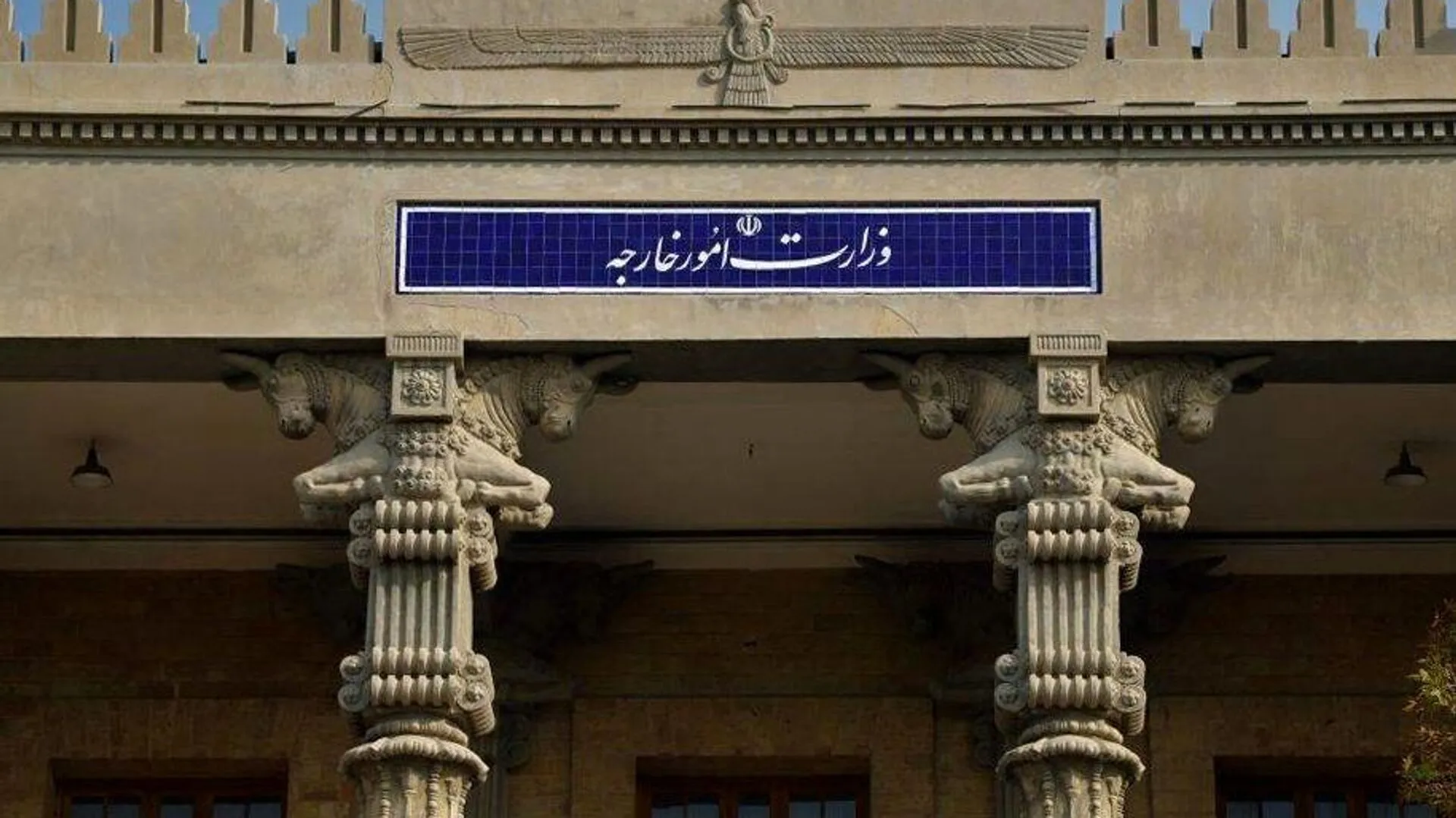 پیگیری سرنوشت دیپلمات‌های ربوده شده ایرانی در لبنان تا حصول نتیجه