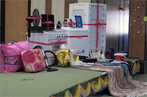 کمک به تأمین جهیزیه یک هزار و  ۶۶۸ نوعروس و داماد لرستانی