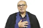 مداح باید آموزش ببیند و ادب به‌جا بیاورد