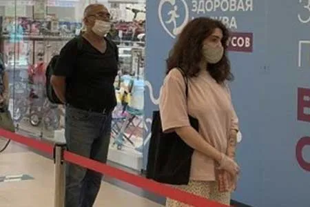 کدام کشورها واکسیناسیون کارمندان را اجباری کرده‌اند؟