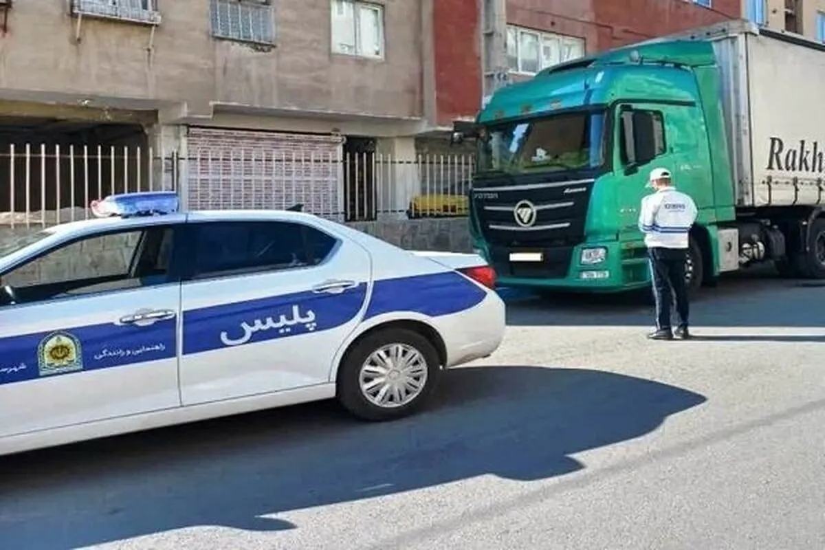 توقیف کامیون ۱۰ چرخ با راننده ۱۷ ساله