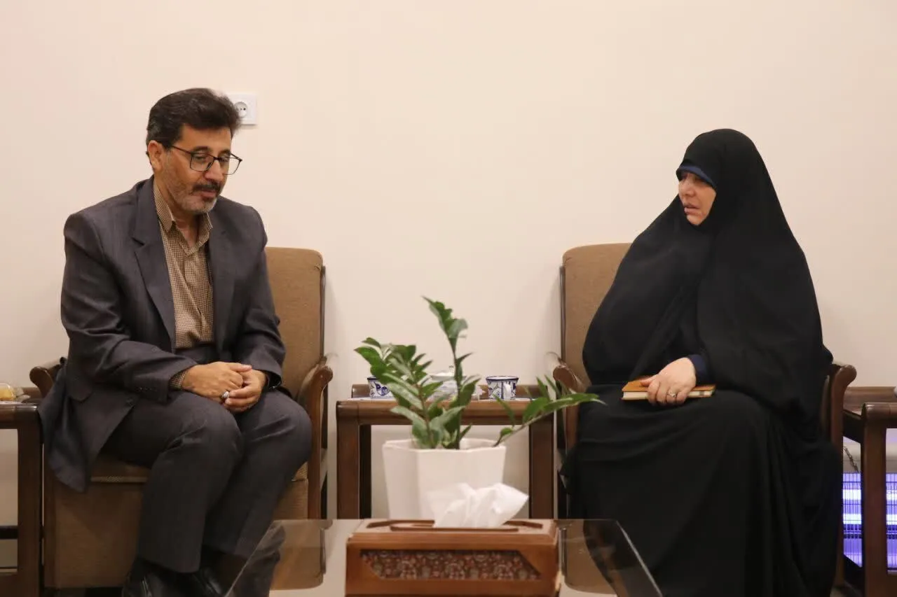دیدار مدیر کل انتقال خون یزد با مشاور بانوان رییس رسانه ملی کشور