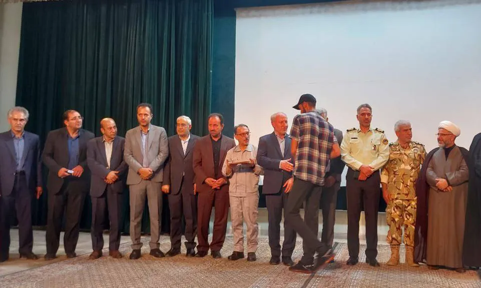 آزادگان نماد صبر و اسوه ایثار هستند