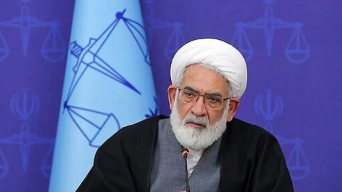 اصناف و بازاریان مراقب باشند که دشمن از اعتراضات آنها موج‌سواری نکند