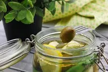 طرز تهیه ترشی زیتون خانگی و خوشمزه