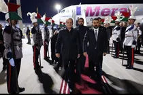 ببینید | رئیس جمهور با استقبال رسمی نخست وزیر عراق وارد نجف شد