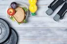 بعد از ورزش غذا بخوریم یا قبل از آن؟