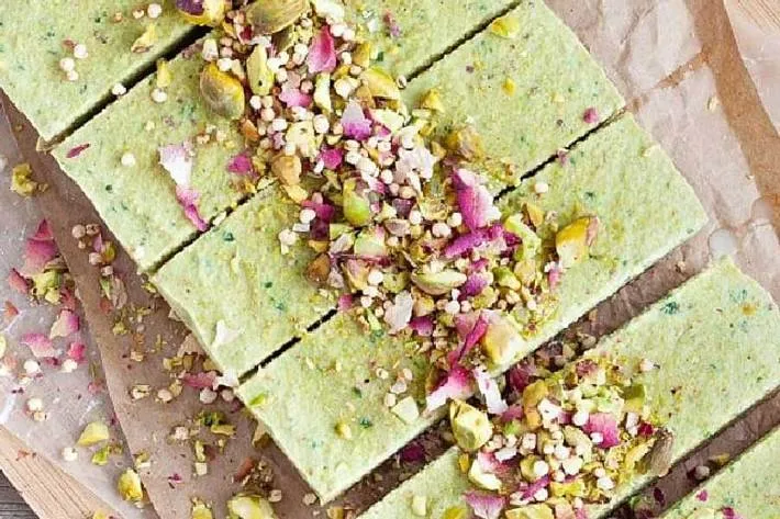 طرز تهیه سه دسر خانگی خوشمزه با پسته