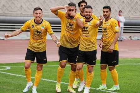 سپاهان رنگ از رخسار صنعت نفت پراند / شکست سنگین خانگی تیم منصوریان